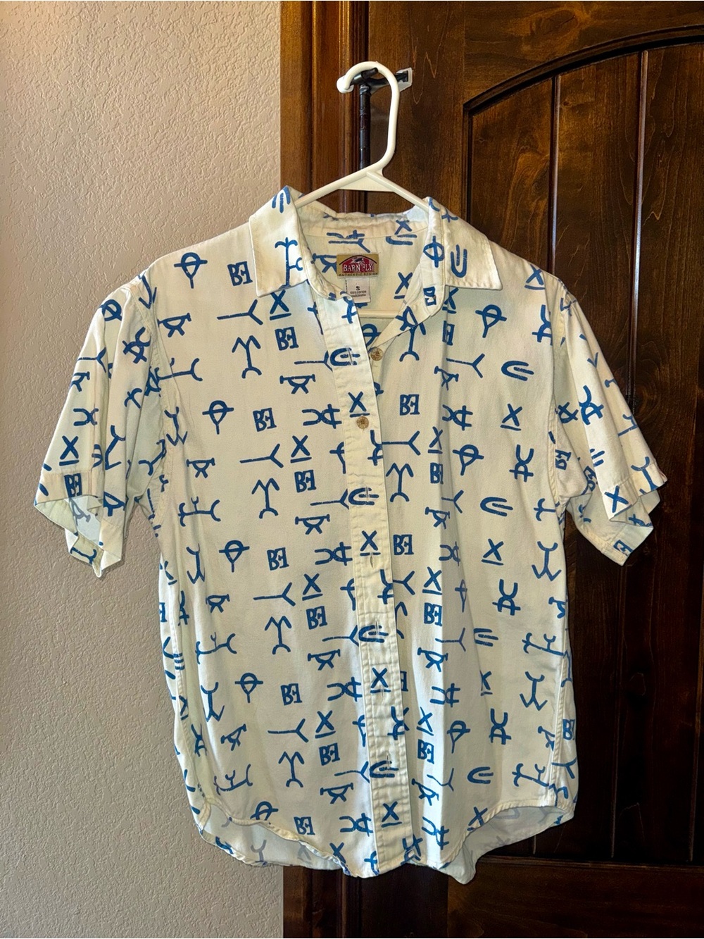 Vintage-Inspired Blue Symbol Print Short-Sleeve Shirt - Men